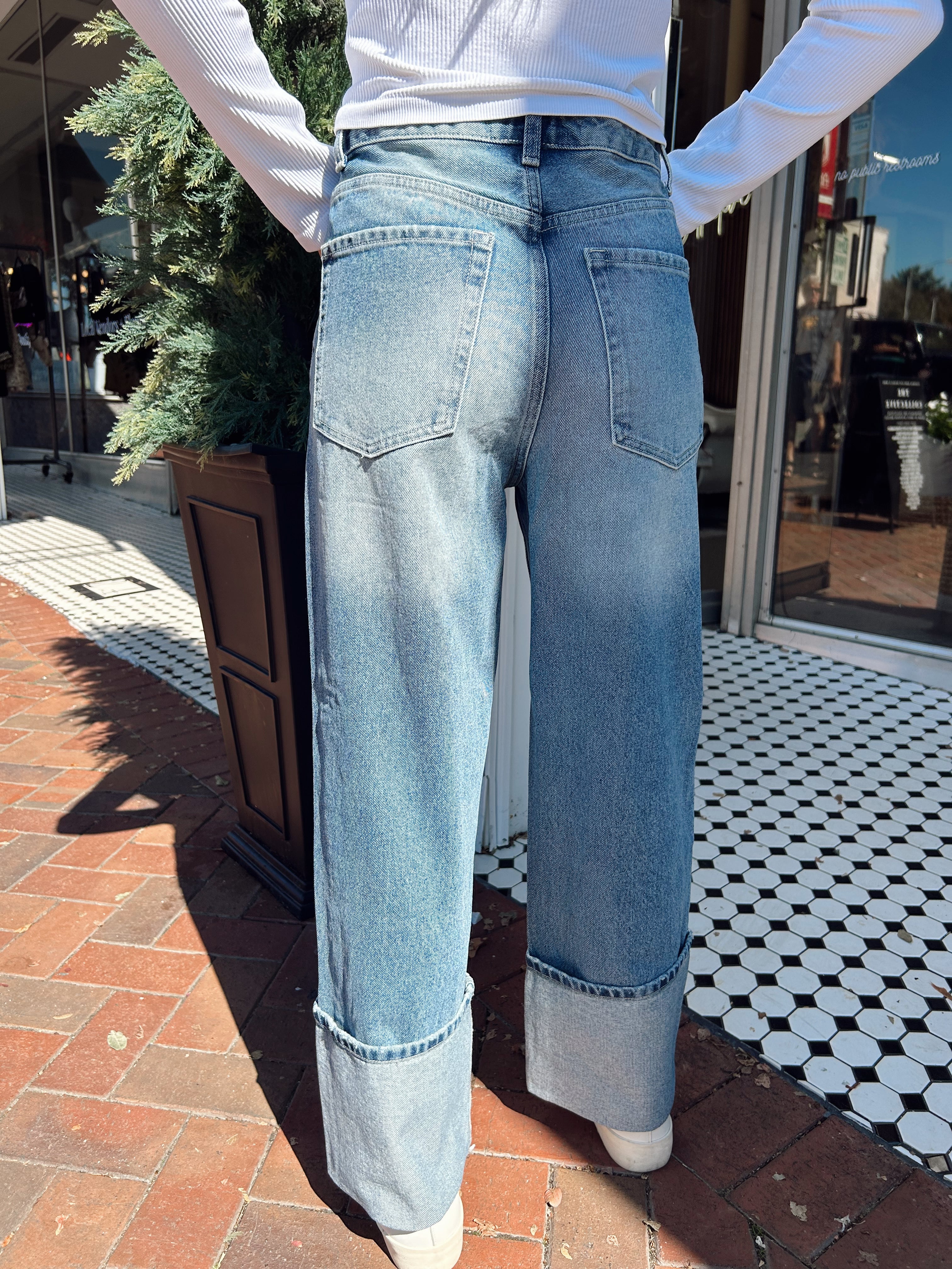 Khloe Jeans- Lightwash